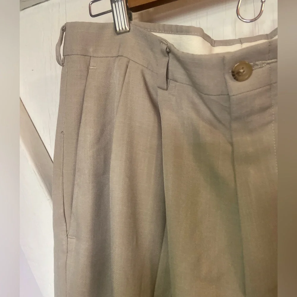 Claiborne mens taupe lightweight men’s pleated dress slacks pants 34 x 34 
Guc - Picture 3 of 5